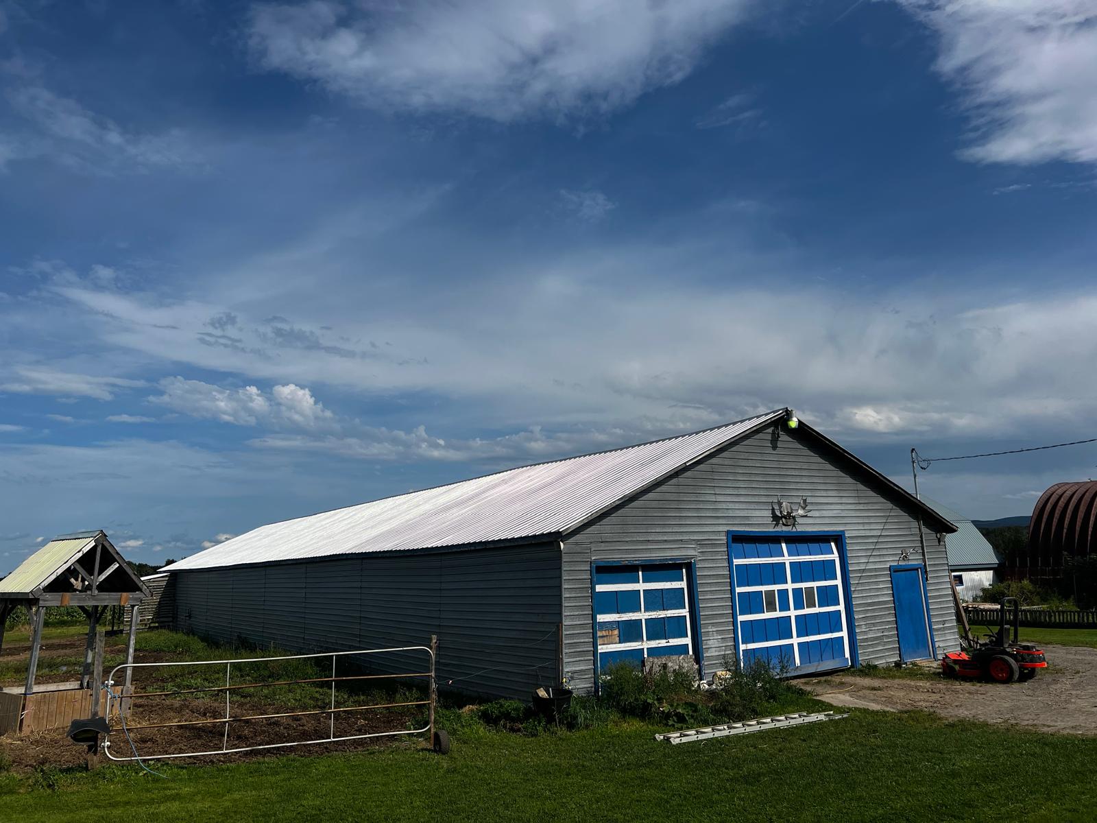 Toiture tôle agricole peinture professionnelle Québec